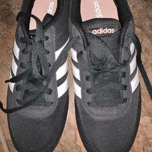 Adidas women’s tennis shoes